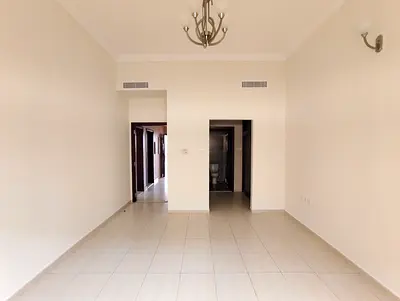 SINGLE STOREY VILLA- AWAY FROM FLIGHT PATH - SPACIOUS GARDEN SPACE