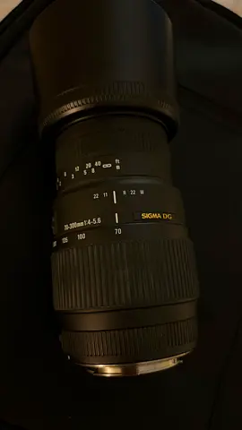 Sigma 70-300mm f/4-5.6 DG Telephoto Zoom Lens