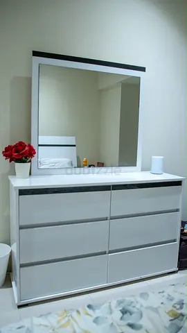 White 6-Drawer Dresser with Mirror — Modern, Good Condition