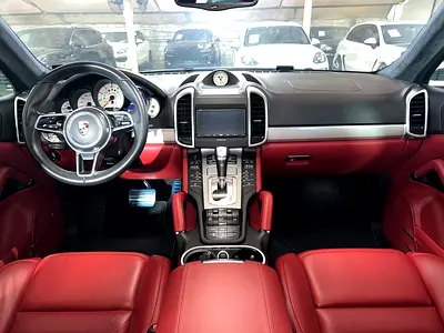 2016 Porsche CAYENNE — миниатюра 16