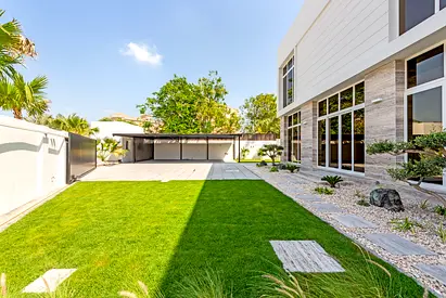 Private Pool | Hacker Kitchen | Fairly New
