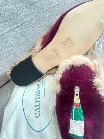 Calitas world New burgundy velvet fur-lined slippers with champagne embroidery, size 40