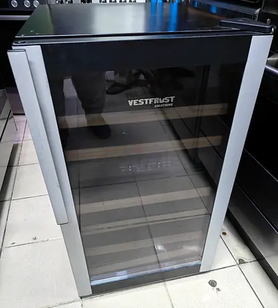 Vestfrost compact wine cooler / mini fridge - glass door