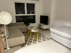 Master room 5 min walking to trade center metro station