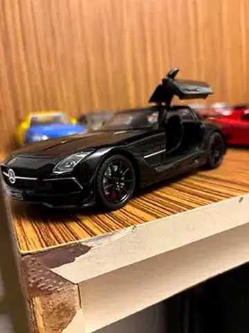 1:24 Scale Mercedes SLS AMG Diecast Car - Black Gullwing Model