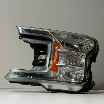 Ford f150 xlt 2018 left ,right and fog light 2pic