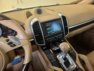 2013 Porsche CAYENNE — миниатюра 12