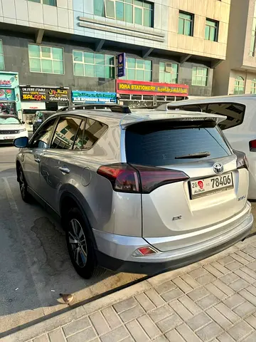 صورة 4 لـ 2017 Toyota RAV 4