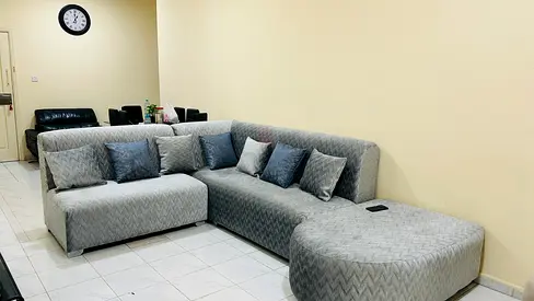 Sofa with teapoy
