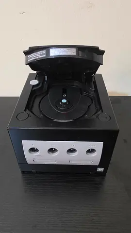 Gamecube modded with picoloader and games
