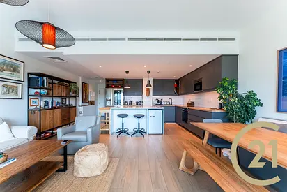 Fully Upgraded | Available Now | Flexible Cheques