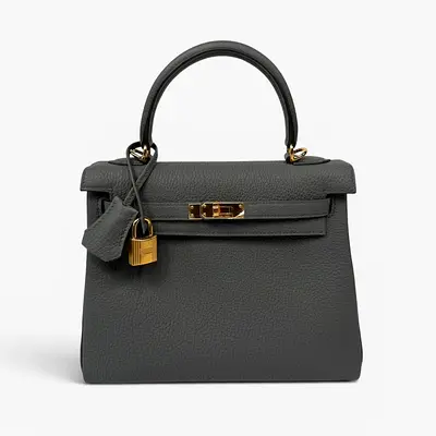 HERMÈS KELLY 25 IN VERT AMANDE TOGO LEATHER WITH GOLD HARDWARE
