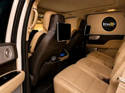 صورة 8 لـ 2023 Lincoln NAVIGATOR