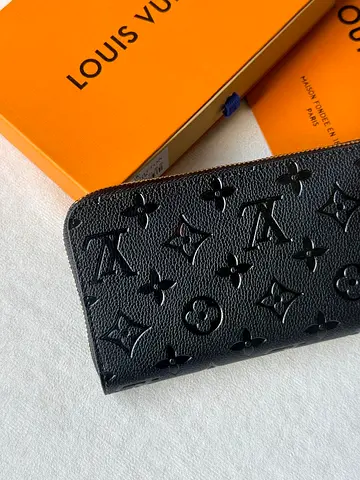 Louis vuitton zippy Wallet