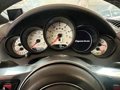 2016 Porsche CAYENNE — миниатюра 17