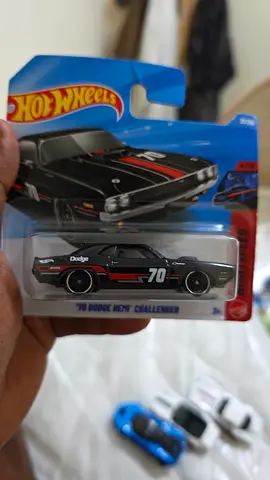 Hot Wheels 70 Dodge HEMI Challenger - New in Pack