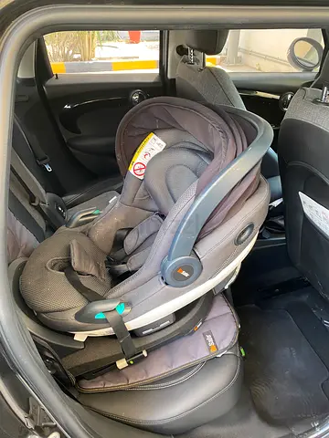 Used BESAFE infant car seat with base - good condition