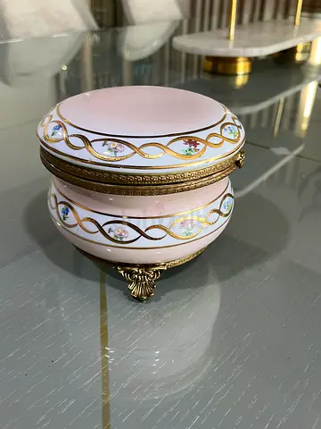ITALIAN ANTIQUE DECOR