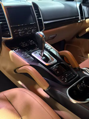 2016 Porsche CAYENNE 缩略图 11