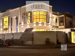 For rent in Ajman, Al Yasmeen area: Spacious villa featuring 5 master bedrooms, a majlis, and a livi