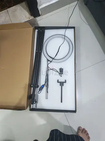 Ring Light with Adjustable Stand and Phone Mount - Like New