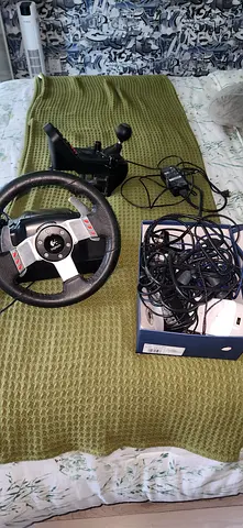 Logitech G27 racing wheel + controller and cables - tested, works