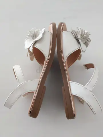 Flora Bella Girls’ Floral Sandals – Used