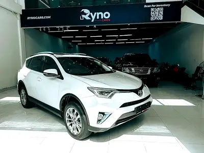 Massive Price Drop!!! // AED 2,600 // 20%DP // 2016 Toyota Rav 4 VXR 2.5L V4