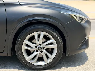 2017 Infiniti Q30 照片 4