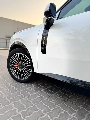 صورة 5 لـ 2025 LYNK & CO 900