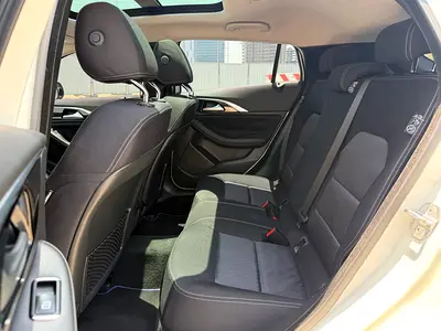 2017 Infiniti Q30 照片 13