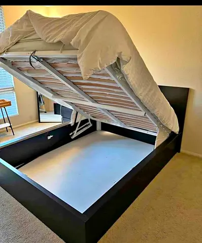 IKEA hydrolic bed with mattress queen size bed