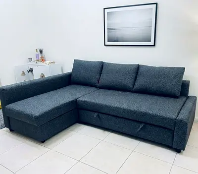 Modern Contemporary Style: The clean design suits a wide range of modern interior styles. Left or Ri