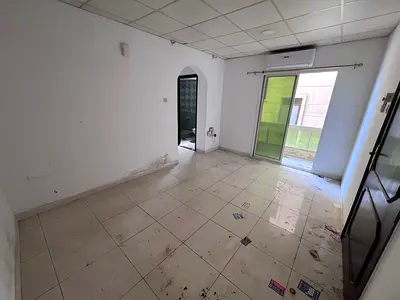 من اجمل الشقق باقل الاسعار غرفه وصاله تكيف اسبلت صيانه دوريه ع المالك قريب من البحر تسهيلات بالدفعات