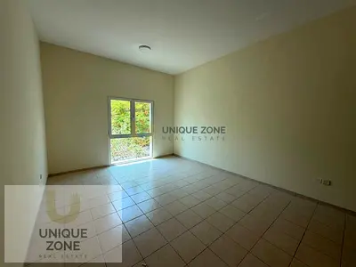Spacious Studio | Close to Metro | Vacant