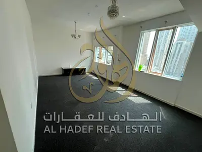 شقه غرفتين و صالة - عقد عزاب صريح - تكييف و غاز مركزى - اتنين بلكونة - موقع مميز جدا خدمى و تجارى - مساحة واسعه - تشطيب سوبر لوكس