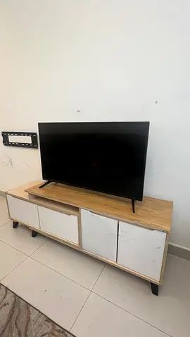 42” Skyworth TV