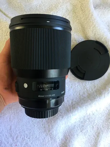 camera lenses 85 mm Cannon sigma art
