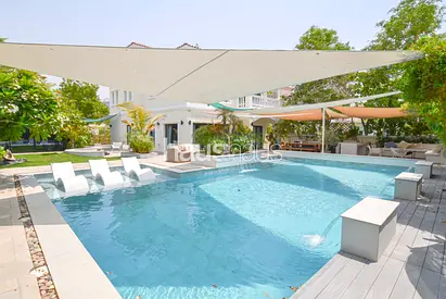 Fully Furnished | Private Pool and Gym | Upgraded