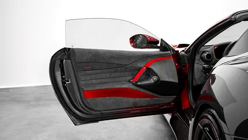 صورة مصغرة 8 لـ 2022 Ferrari 812 GTS