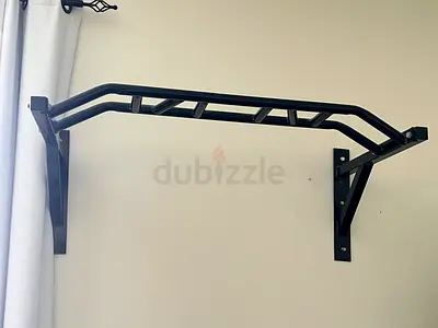 Pull bar wall mount