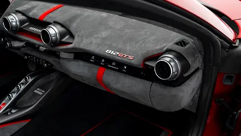 صورة مصغرة 13 لـ 2022 Ferrari 812 GTS