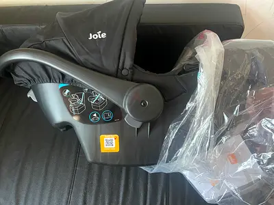 Joie Infant Car Seat (rear-facing) - good condition