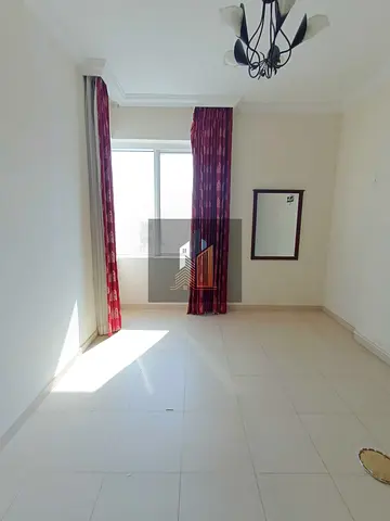 CLOSE TO PARK AND KACHA PARKING FAMILY BUILDING