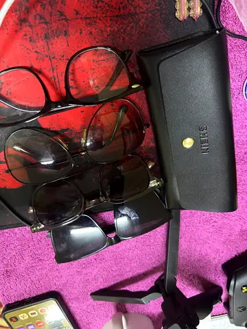 Bundle of 4 womens sunglasses with Shein case - used