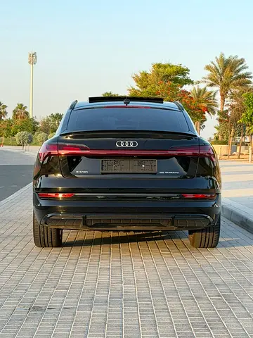صورة 3 لـ 2020 AUDI Q8 E-TRON