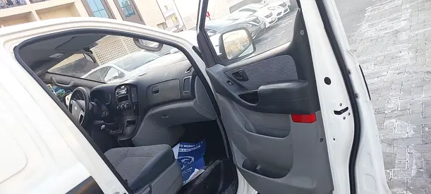 صورة 12 لـ 2015 Hyundai H1