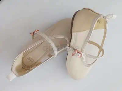 HM Kids’ Mary Jane Shoes – Size 28 – Used