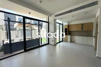 Vacant | Close to Pool | Internal