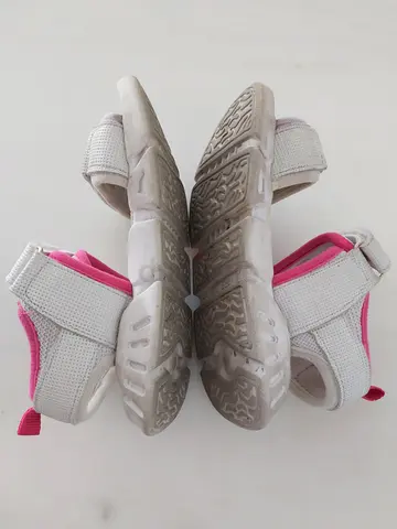 Vicco Jax Girls’ Sandals – White  Pink – Used